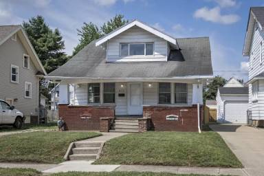 Main picture of 852 Hampton Ave
