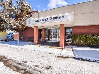 Main picture of 360 N Main St