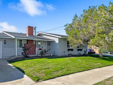 Main picture of 321 N Kendor Dr