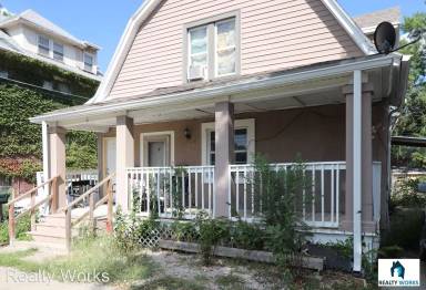Main picture of 1226 S 14th St