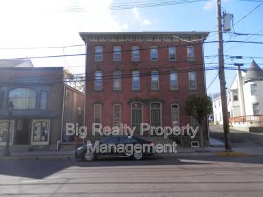 Main picture of 70 N Main St