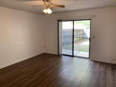 Main picture of 716 Fairview Dr