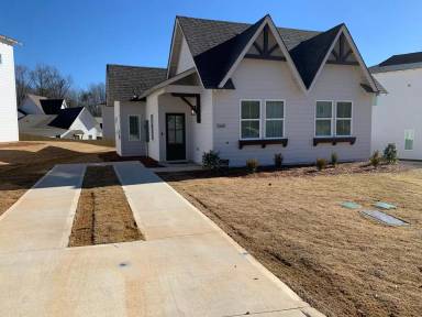 Main picture of 568 Piper Ave