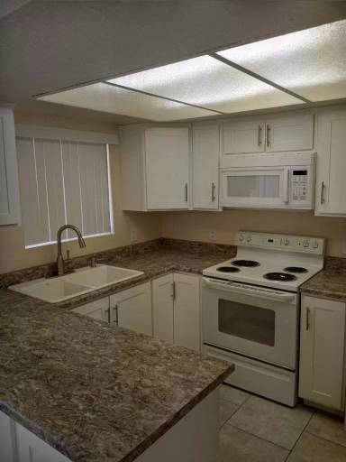 Main picture of 2718 E Beck Ln