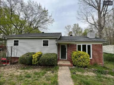 Main picture of 819 Hickory Dr