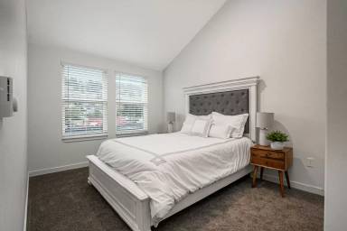 Main picture of 461 32nd St