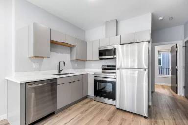 Main picture of 7150 N Greenwich Ave