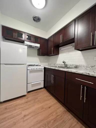 Main picture of 516 W Melrose St