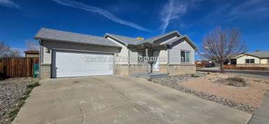 Main picture of 455 David Ct