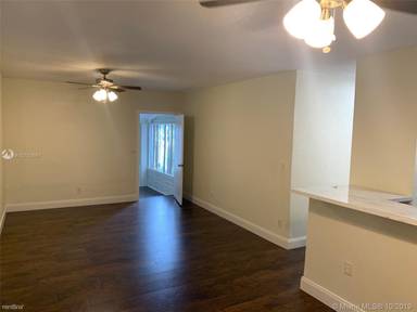 Main picture of 7525 NE Miami Ct