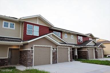 Main picture of 3670 NE Akin Dr