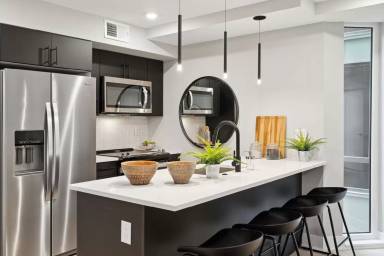 Main picture of 6604 Ridge Ave