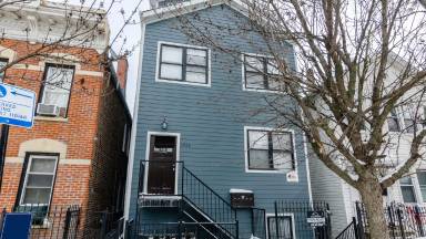 Main picture of 1925 S May St