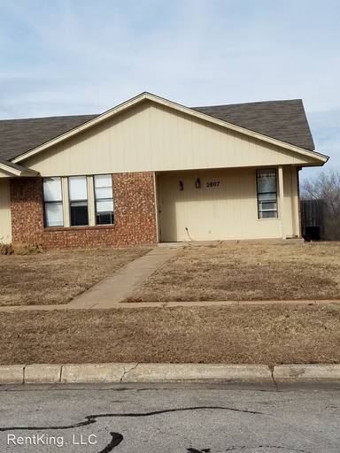 Main picture of 2807 Glen Oaks Dr