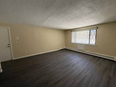 Main picture of 1290 East St