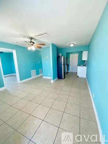 Main picture of 5611 NW 15th St