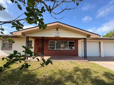 Main picture of 9240 SE 156th St