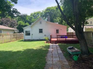 Main picture of 213 W Conrey St