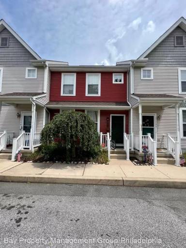 Main picture of 132 N 10th Ave