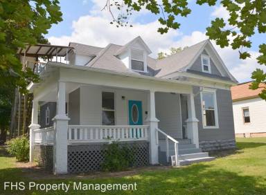 Main picture of 2221 N Benton Ave