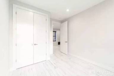 Main picture of 77 Varet St