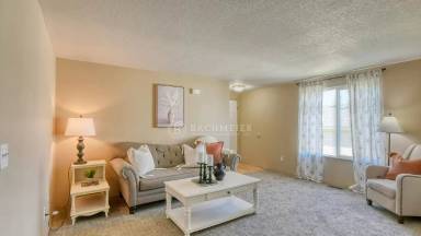 Main picture of 1009 SW Nye Ave