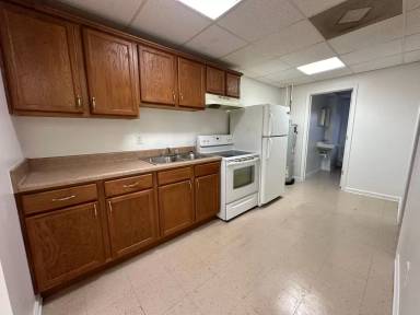 Main picture of 914 Main St