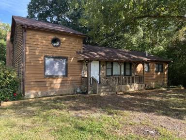 Main picture of 233 3rd Creek Rd