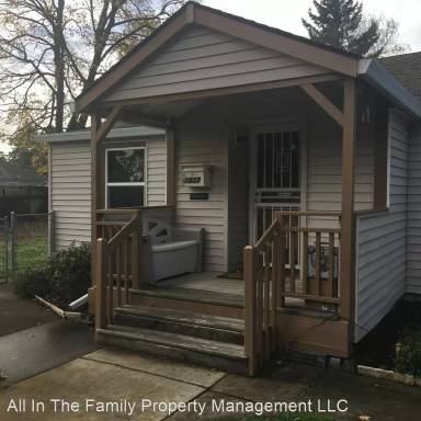 Main picture of 1037 NE 104th Ave