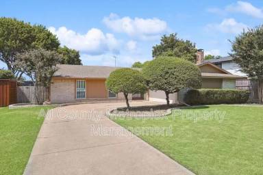 Main picture of 17 Grant Cir