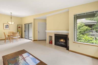 Main picture of 1256 Bellevue Way NE