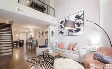 Main picture of Royal Court Condominiums
