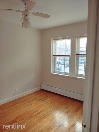 Main picture of 84 Boylston St