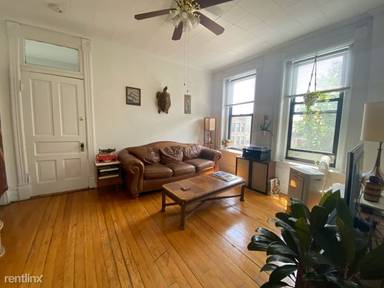 Main picture of 1049 N Marshfield Ave