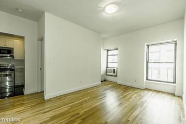 Main picture of 126 E 24th St