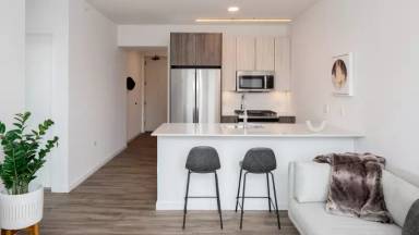 Main picture of 1104 W Randolph St