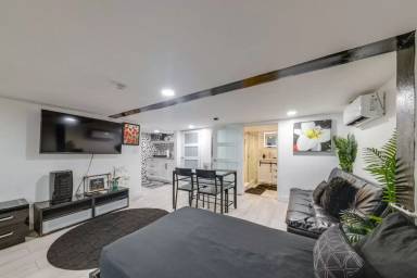 Main picture of 3609 SW 58th Ave