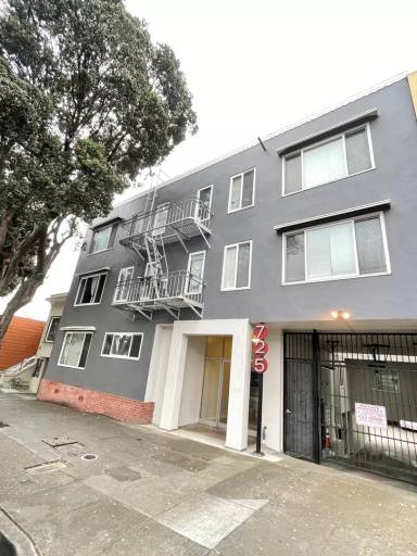 Main picture of 725 Monterey Blvd
