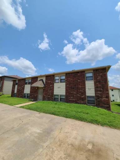 Main picture of 929 Windwood Dr