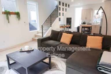 Main picture of 8819 Midvale Ave N