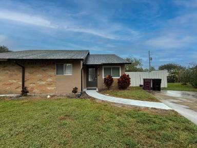 Main picture of 4999 Dover Cir