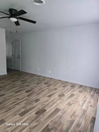 Main picture of 909 Saint Matthew Dr