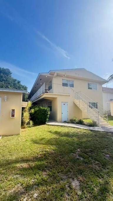 Main picture of 2525 Pierce St