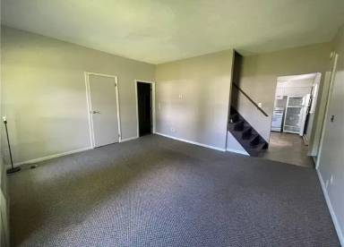 Main picture of 39 Stevenson St