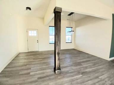 Main picture of 225 Pleasant Dr