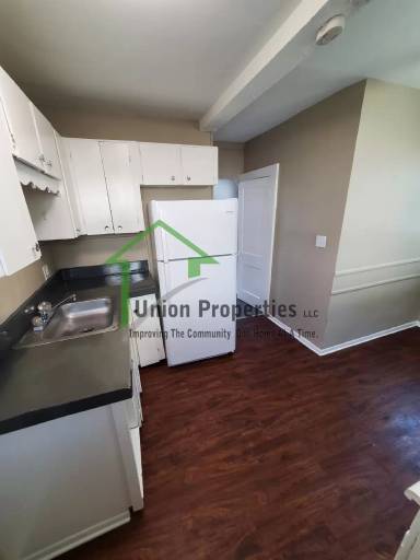 Main picture of 3909 Electric Ave