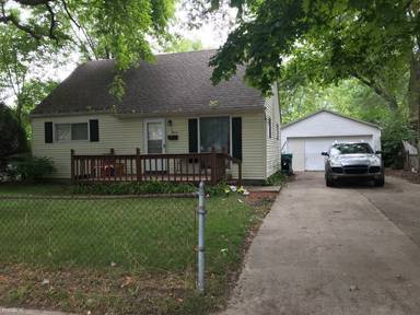 Main picture of 611 Woodlawn Ave