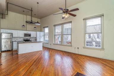 Main picture of 120 Goldsboro St SW