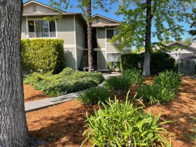 Main picture of 910 Joanne Ct