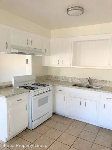 Main picture of 15715 Passage Ave